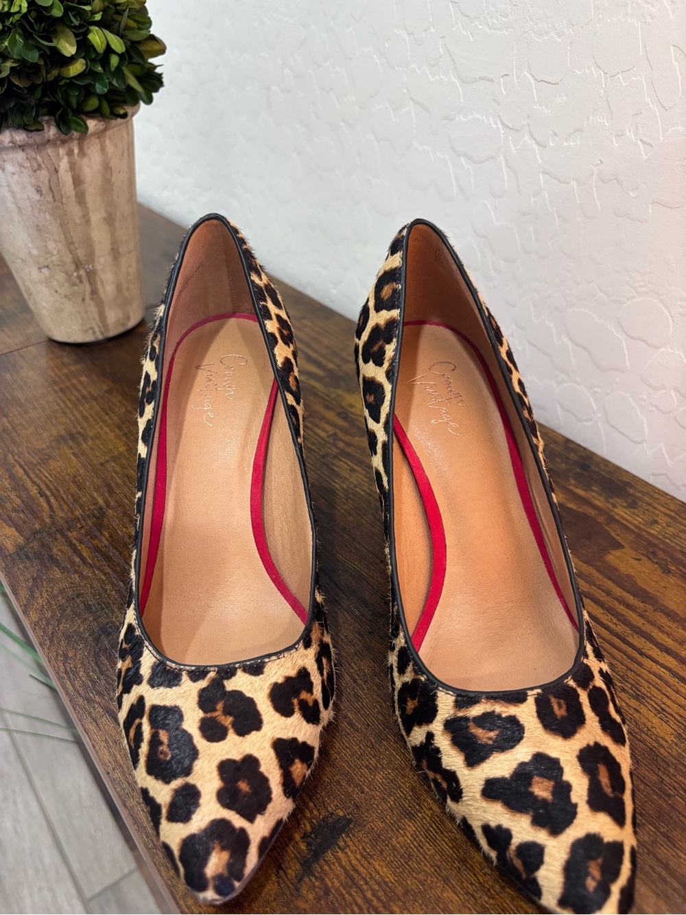 Crown Vintage Leopard Print Pointed Toe Pumps - Tan/Black